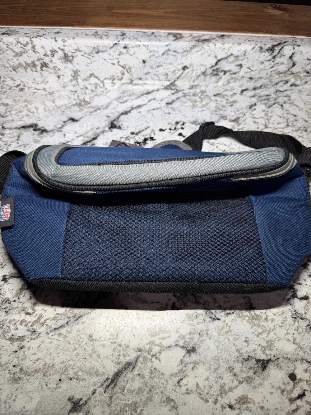 Coleman NFL Dallas Cowboys Cooler Bag 12 Can Adjustable Strap - Picture 6 of 9